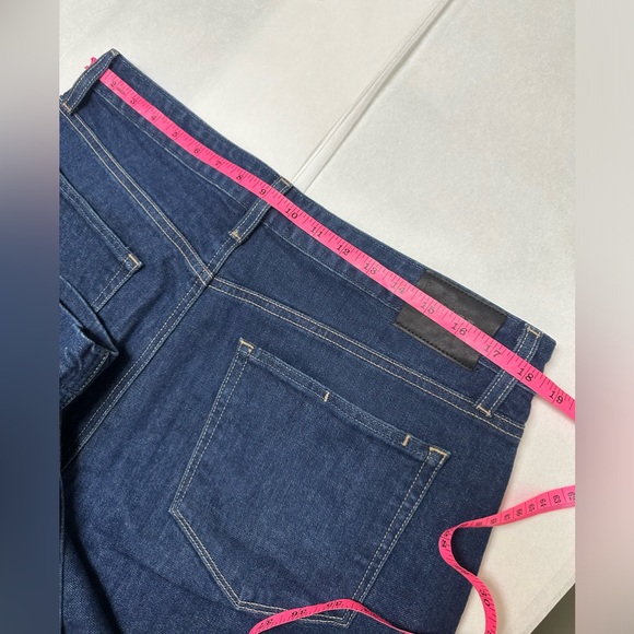 PAIGE
Harper Wide Leg Ankle Jeans in Casa🪻 - Picture 9 of 13